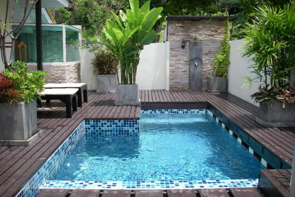 10 Ideas for creating a backyard mini pool