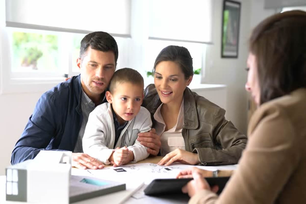 Why a professional in your team is necessary when planning for building your house?